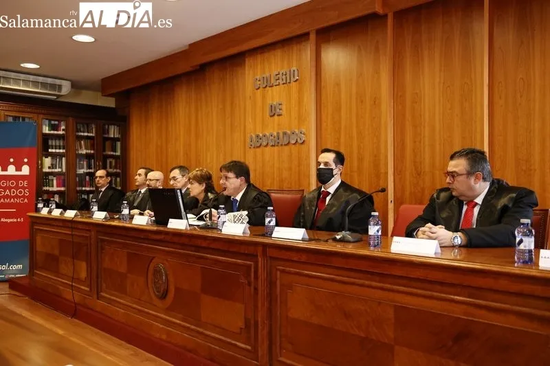 Toman de posesión de los cargos de los nuevos integrantes de la Junta de Gobierno del Colegio de Abogados de Salamanca. Foto de David Sañudo