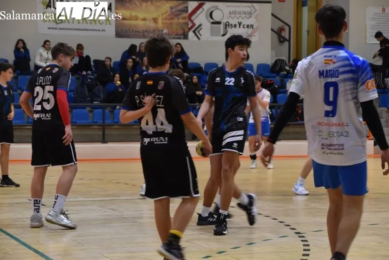 Torneo de Carnaval del Balonmano Ciudad de Salamanca en el pabellón Río Tormes. Foto de Vanesa Martins