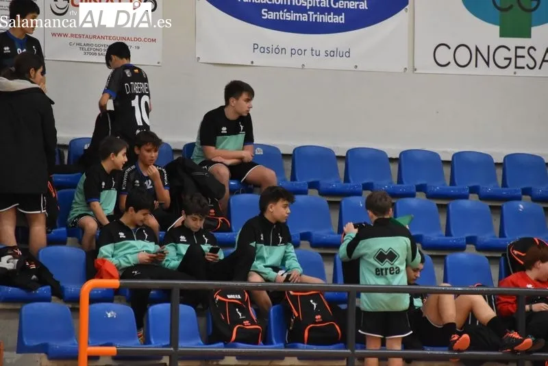 Torneo de Carnaval del Balonmano Ciudad de Salamanca en el pabellón Río Tormes. Foto de Vanesa Martins