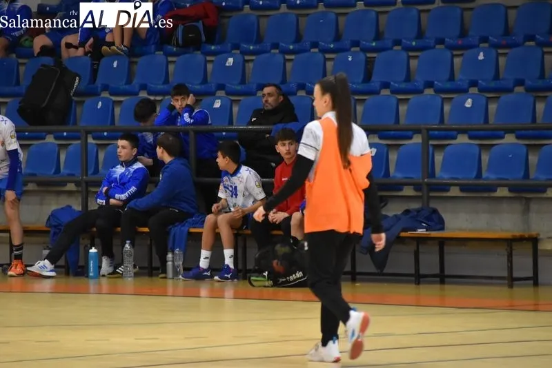 Torneo de Carnaval del Balonmano Ciudad de Salamanca en el pabellón Río Tormes. Foto de Vanesa Martins