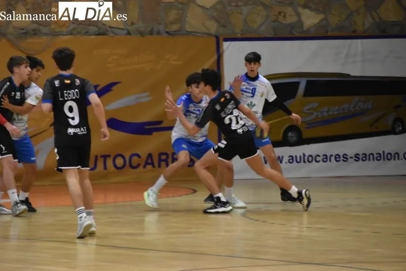 Torneo de Carnaval del Balonmano Ciudad de Salamanca en el pabellón Río Tormes. Foto de Vanesa Martins