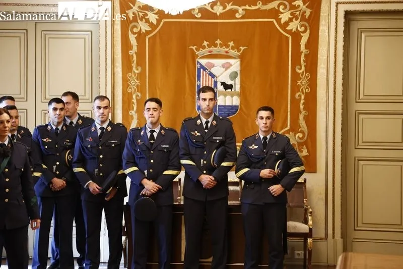 Acto de reconocimiento como Huéspedes Distinguidos de Salamanca a miembros de la Academia del Aire. Foto de David Sañudo