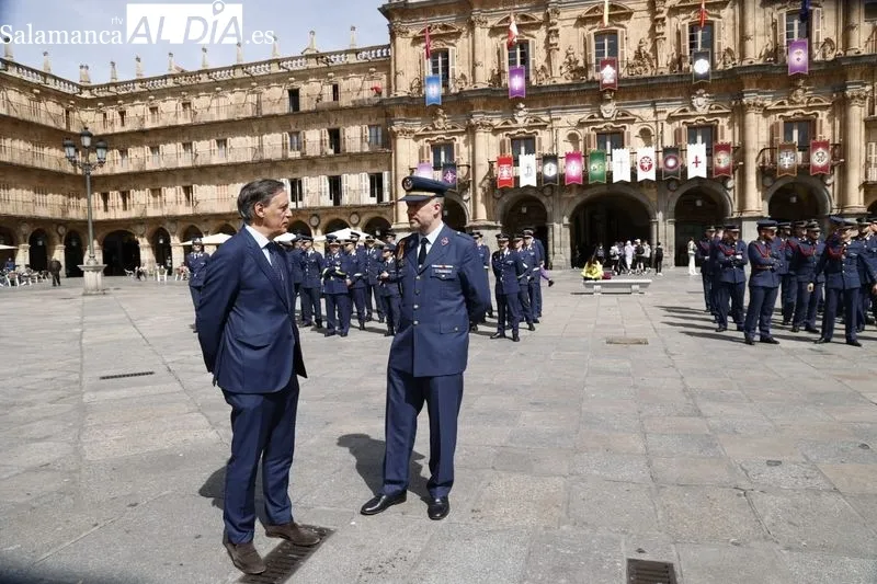 Acto de reconocimiento como Huéspedes Distinguidos de Salamanca a miembros de la Academia del Aire. Foto de David Sañudo