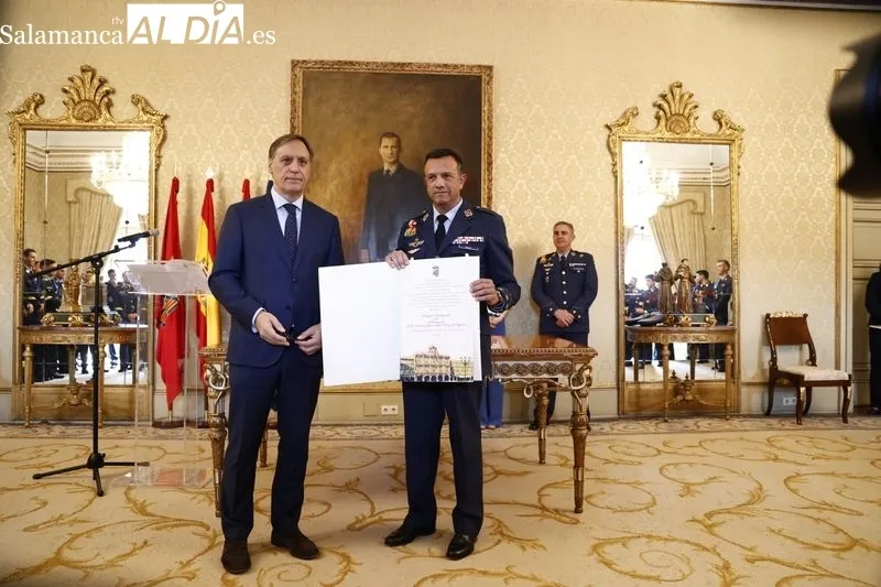 Acto de reconocimiento como Huéspedes Distinguidos de Salamanca a miembros de la Academia del Aire. Foto de David Sañudo