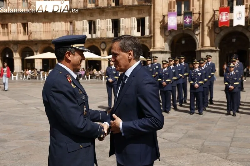 Acto de reconocimiento como Huéspedes Distinguidos de Salamanca a miembros de la Academia del Aire. Foto de David Sañudo