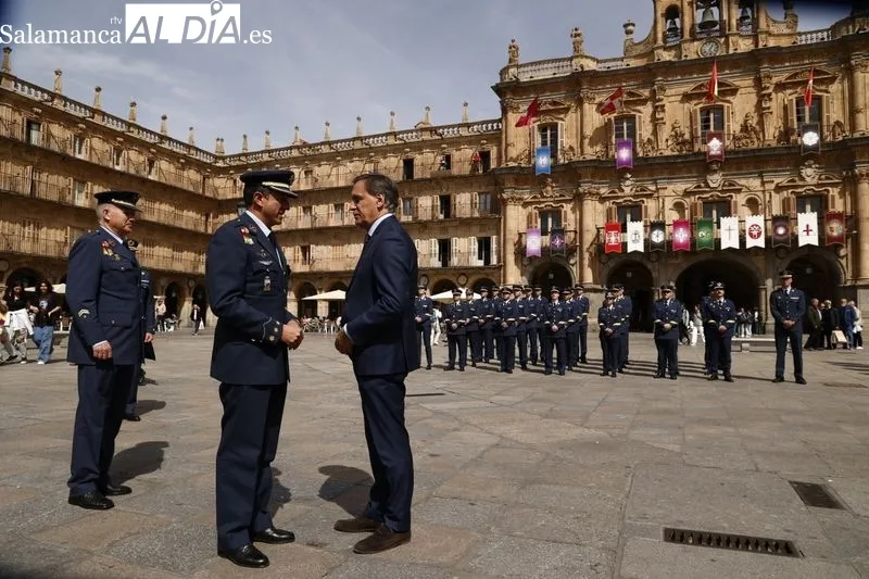 Acto de reconocimiento como Huéspedes Distinguidos de Salamanca a miembros de la Academia del Aire. Foto de David Sañudo