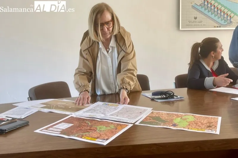 Virginia Barcones, delegada del Gobierno en CyL visitaba hoy una estación de bombeo de la I fase del regadío de la Armuña