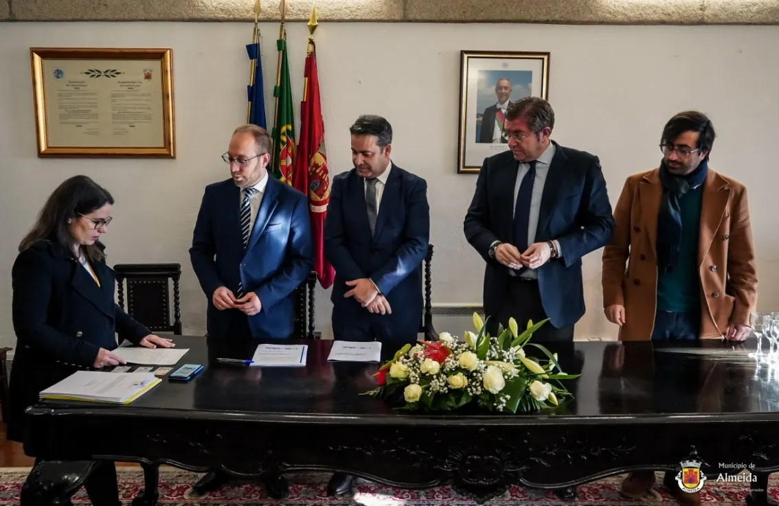 Foto 2 - Firmadas las escrituras de constituci&oacute;n de la Eurociudad &lsquo;Puerta de Europa&rsquo;