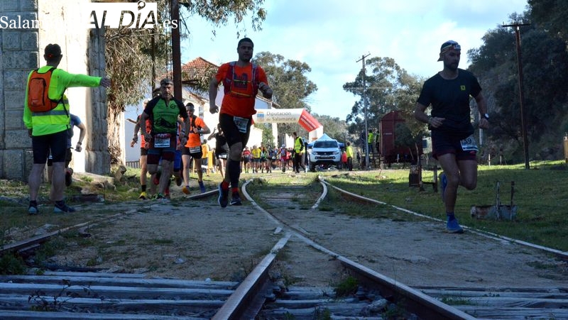 Trescientos corredores participaron en la carrera desde la estación de Valdenoguera a Vega Terrón