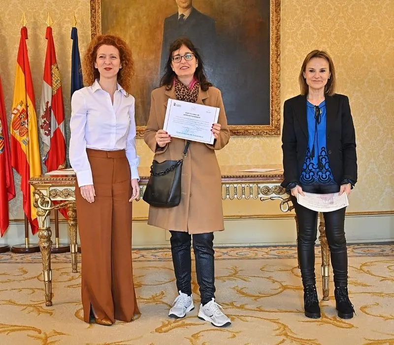 Entrega de los diplomas a alumnos de las dos nuevas acciones formativas