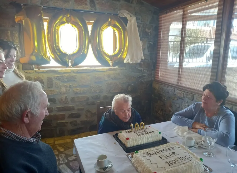 Foto 9 - Pilar Holgado Caballero festeja en Navasfr&iacute;as sus 100 a&ntilde;os