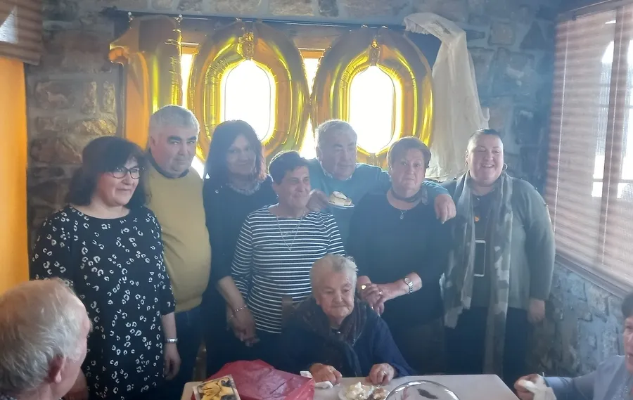 Foto 7 - Pilar Holgado Caballero festeja en Navasfr&iacute;as sus 100 a&ntilde;os