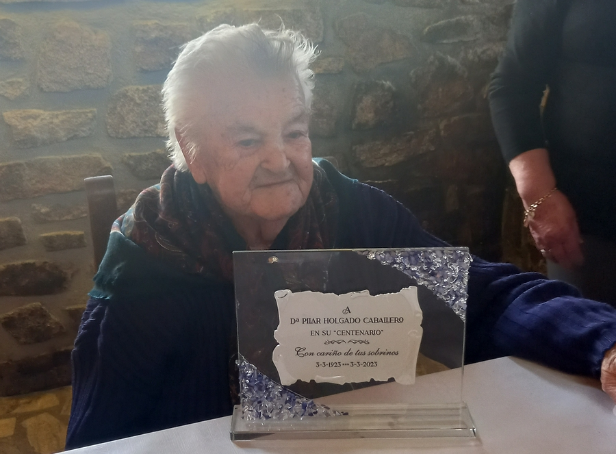 Foto 6 - Pilar Holgado Caballero festeja en Navasfrías sus 100 años