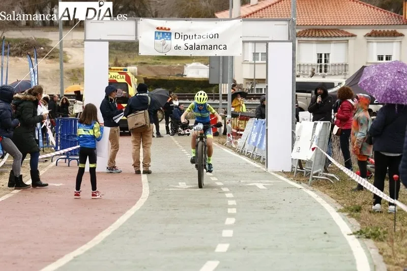 Foto 18 - M&aacute;s de 200 participantes se dan cita en el Campeonato de Castilla y Le&oacute;n de BTT de la Escuela de Ciclismo Salmantina