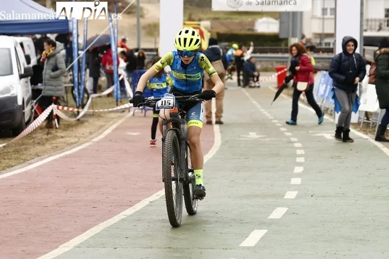 Foto 17 - M&aacute;s de 200 participantes se dan cita en el Campeonato de Castilla y Le&oacute;n de BTT de la Escuela de Ciclismo Salmantina