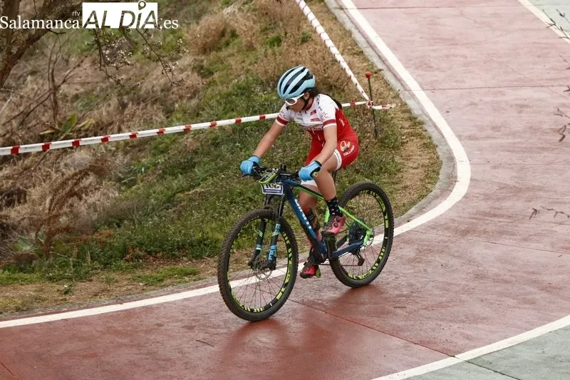 Foto 10 - M&aacute;s de 200 participantes se dan cita en el Campeonato de Castilla y Le&oacute;n de BTT de la Escuela de Ciclismo Salmantina
