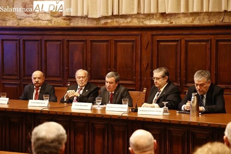 Foto 11 - As&iacute; ha sido la mesa redonda &ldquo;A prop&oacute;sito de la salud mental actual en el mundo occidental&rdquo;
