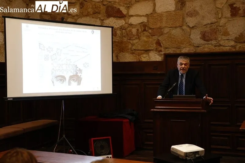 Foto 5 - As&iacute; ha sido la mesa redonda &ldquo;A prop&oacute;sito de la salud mental actual en el mundo occidental&rdquo;