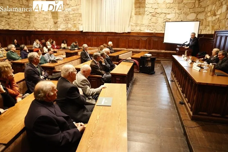 Foto 2 - As&iacute; ha sido la mesa redonda &ldquo;A prop&oacute;sito de la salud mental actual en el mundo occidental&rdquo;