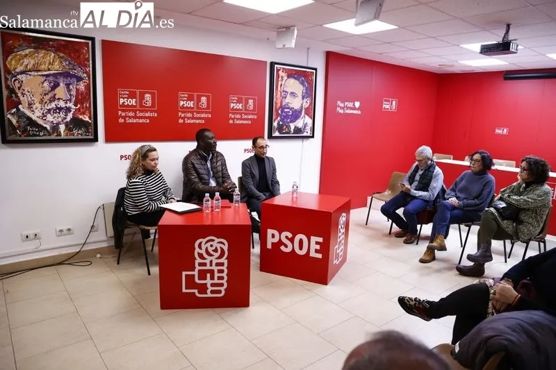 Charla-coloquio del PSOE de Salamanca. Fotos: David Sañudo
