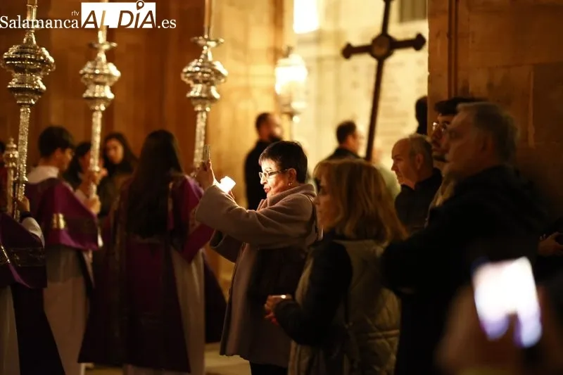 Vía Crucis de Nuestro Padre Jesús Flagelado en el Claustro Barroco de la Universidad Pontificia. Fotos: David Sañudo