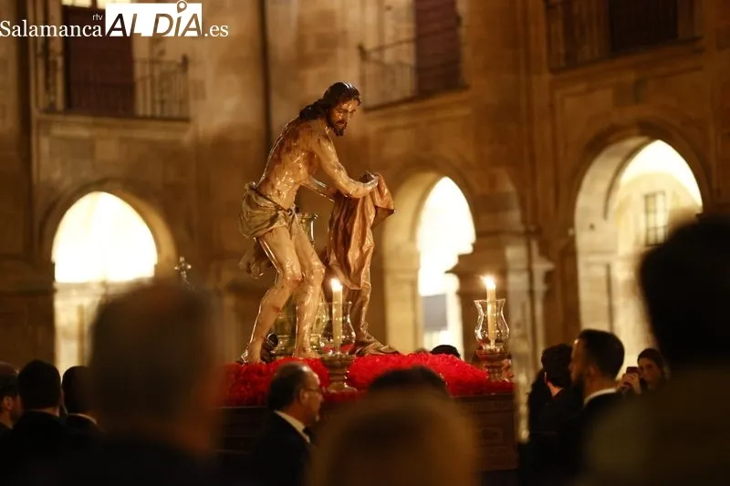 Vía Crucis de Nuestro Padre Jesús Flagelado en el Claustro Barroco de la Universidad Pontificia. Fotos: David Sañudo