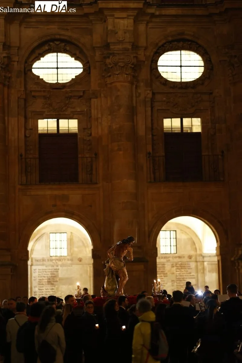 Vía Crucis de Nuestro Padre Jesús Flagelado en el Claustro Barroco de la Universidad Pontificia. Fotos: David Sañudo