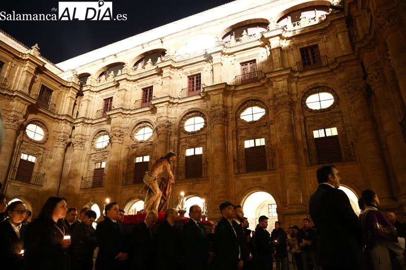 Solemne Vía Crucis de Jesús Flagelado en el Claustro Barroco de la Pontificia