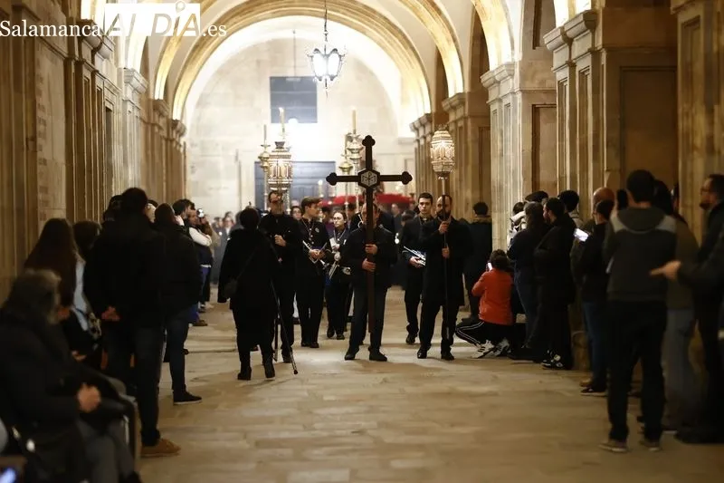 Vía Crucis de Nuestro Padre Jesús Flagelado en el Claustro Barroco de la Universidad Pontificia. Fotos: David Sañudo