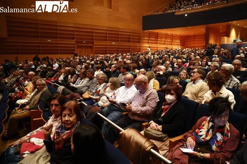 Foto 23 - Estrella Morente hace vibrar el CAEM