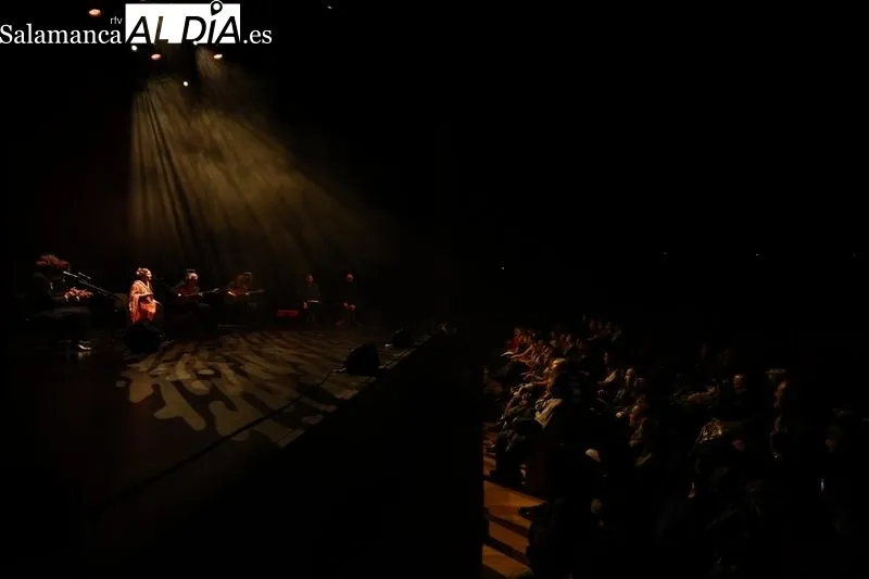 Foto 15 - Estrella Morente hace vibrar el CAEM