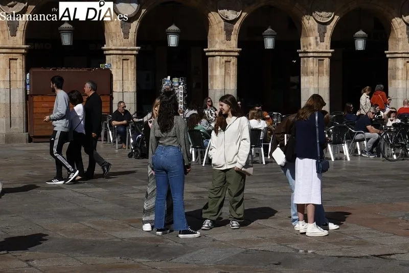 Foto 10 - El buen tiempo en Salamanca llena de ambiente el centro de la ciudad
