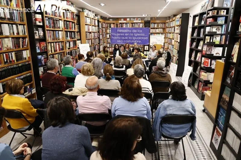 Foto 10 - Presentaci&oacute;n del libro 'Revuelta de las Mujeres en la Iglesia. Alzamos la voz'