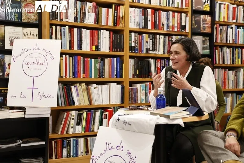 Foto 11 - Presentaci&oacute;n del libro 'Revuelta de las Mujeres en la Iglesia. Alzamos la voz'