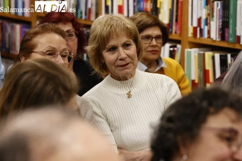 Foto 4 - Presentaci&oacute;n del libro 'Revuelta de las Mujeres en la Iglesia. Alzamos la voz'