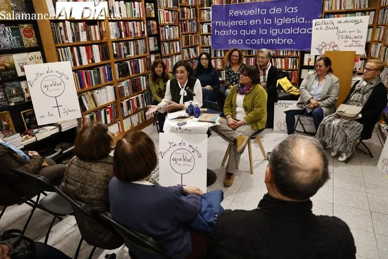 Foto 2 - Presentaci&oacute;n del libro 'Revuelta de las Mujeres en la Iglesia. Alzamos la voz'