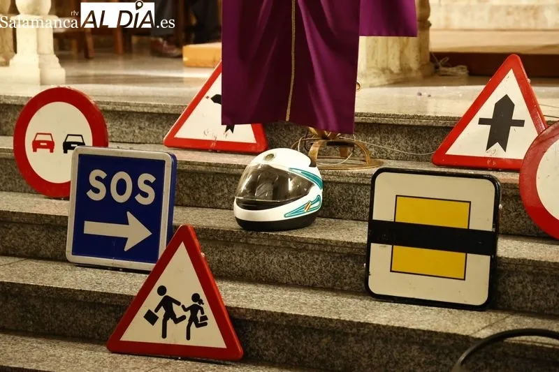 Foto 15 - Un a&ntilde;o m&aacute;s se celebra el tradicional Viacrucis del Conductor