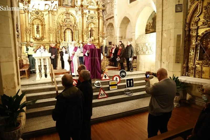 Foto 3 - Un a&ntilde;o m&aacute;s se celebra el tradicional Viacrucis del Conductor
