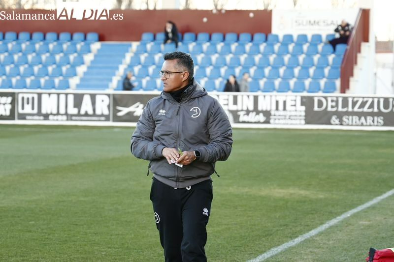 Ponz y el once de Unionistas: No es una ONG para ir cambiando a la gente ni un capricho