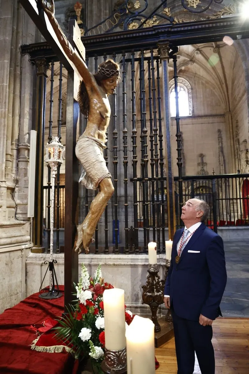 Foto 31 - La Real Cofrad&iacute;a Penitencial de Cristo Yacente de la Misericordia y de la Agon&iacute;a Redentora le rinde un homenaje a Juli&aacute;n Alc&aacute;ntara Isidro