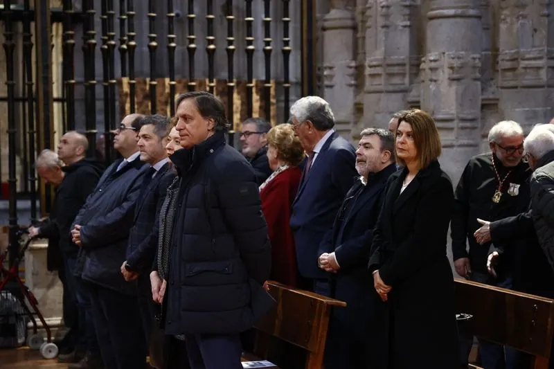 Foto 24 - La Real Cofrad&iacute;a Penitencial de Cristo Yacente de la Misericordia y de la Agon&iacute;a Redentora le rinde un homenaje a Juli&aacute;n Alc&aacute;ntara Isidro