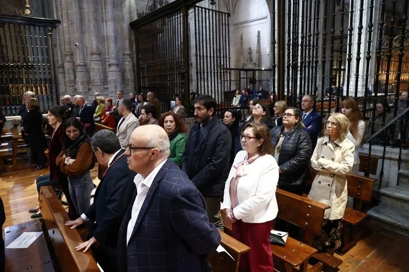 Foto 23 - La Real Cofrad&iacute;a Penitencial de Cristo Yacente de la Misericordia y de la Agon&iacute;a Redentora le rinde un homenaje a Juli&aacute;n Alc&aacute;ntara Isidro