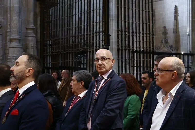 Foto 22 - La Real Cofrad&iacute;a Penitencial de Cristo Yacente de la Misericordia y de la Agon&iacute;a Redentora le rinde un homenaje a Juli&aacute;n Alc&aacute;ntara Isidro