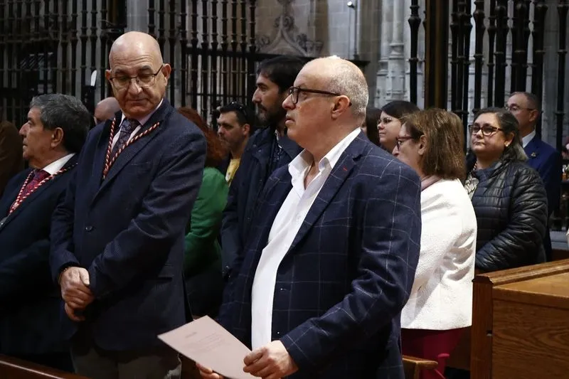 Foto 20 - La Real Cofrad&iacute;a Penitencial de Cristo Yacente de la Misericordia y de la Agon&iacute;a Redentora le rinde un homenaje a Juli&aacute;n Alc&aacute;ntara Isidro