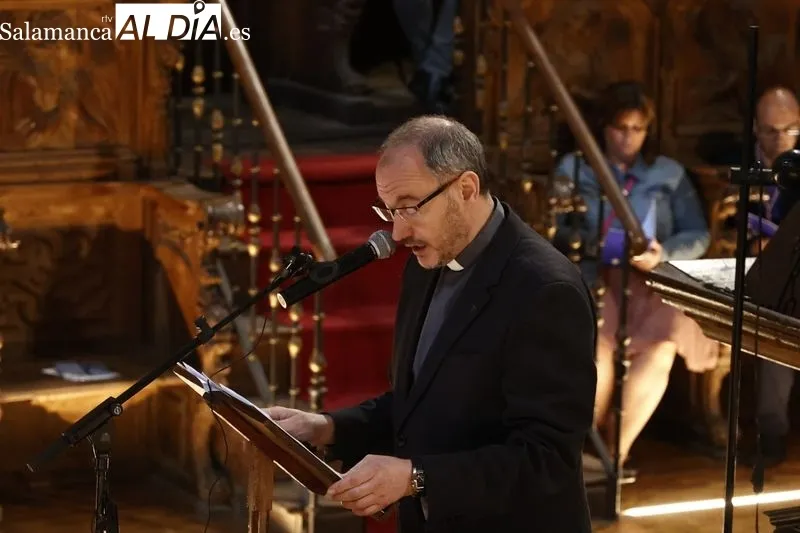Foto 11 - La Catedral de Salamanca acoge el tradicional acto del Poeta ante la Cruz