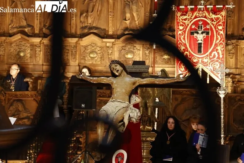 Foto 9 - La Catedral de Salamanca acoge el tradicional acto del Poeta ante la Cruz