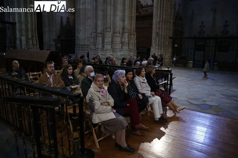 Foto 8 - La Catedral de Salamanca acoge el tradicional acto del Poeta ante la Cruz