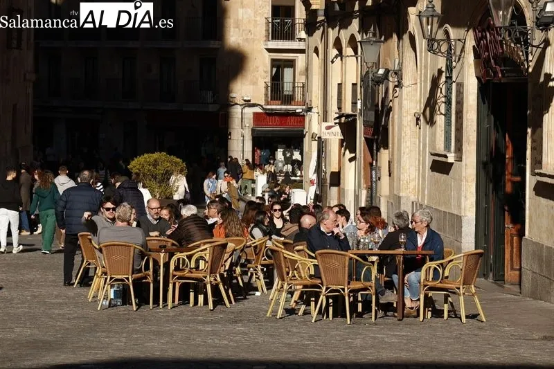 Foto 50 - El buen tiempo llena de ambiente el centro de Salamanca
