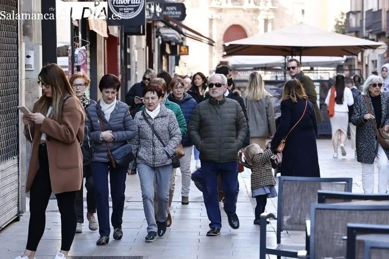 Foto 43 - El buen tiempo llena de ambiente el centro de Salamanca