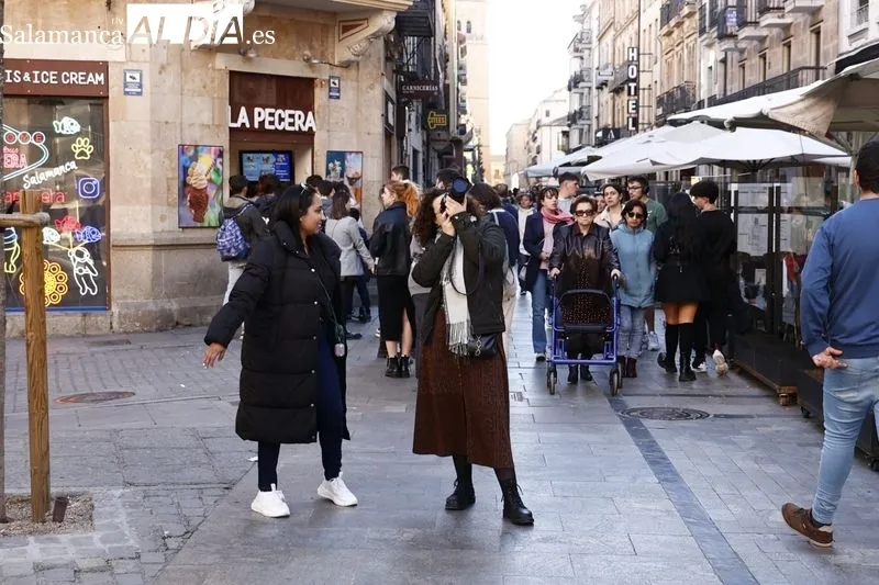 Foto 42 - El buen tiempo llena de ambiente el centro de Salamanca